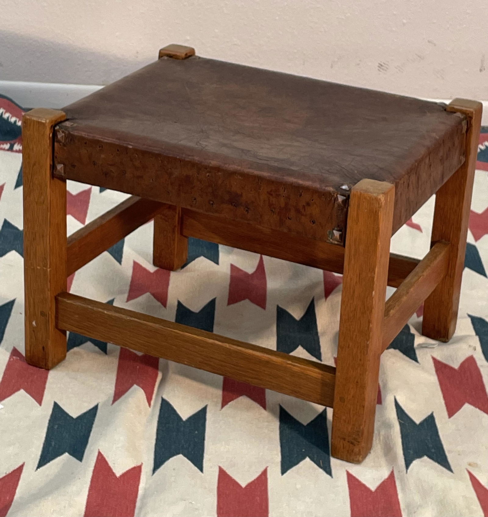Gustav Stickley footstool (1 of 3)