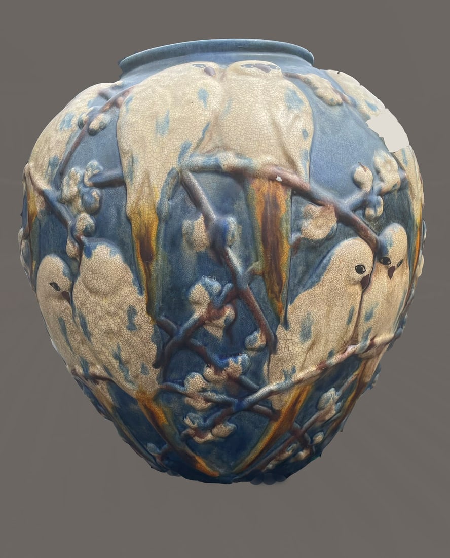 Large ceramic vase with lovebirds (1 of 3)