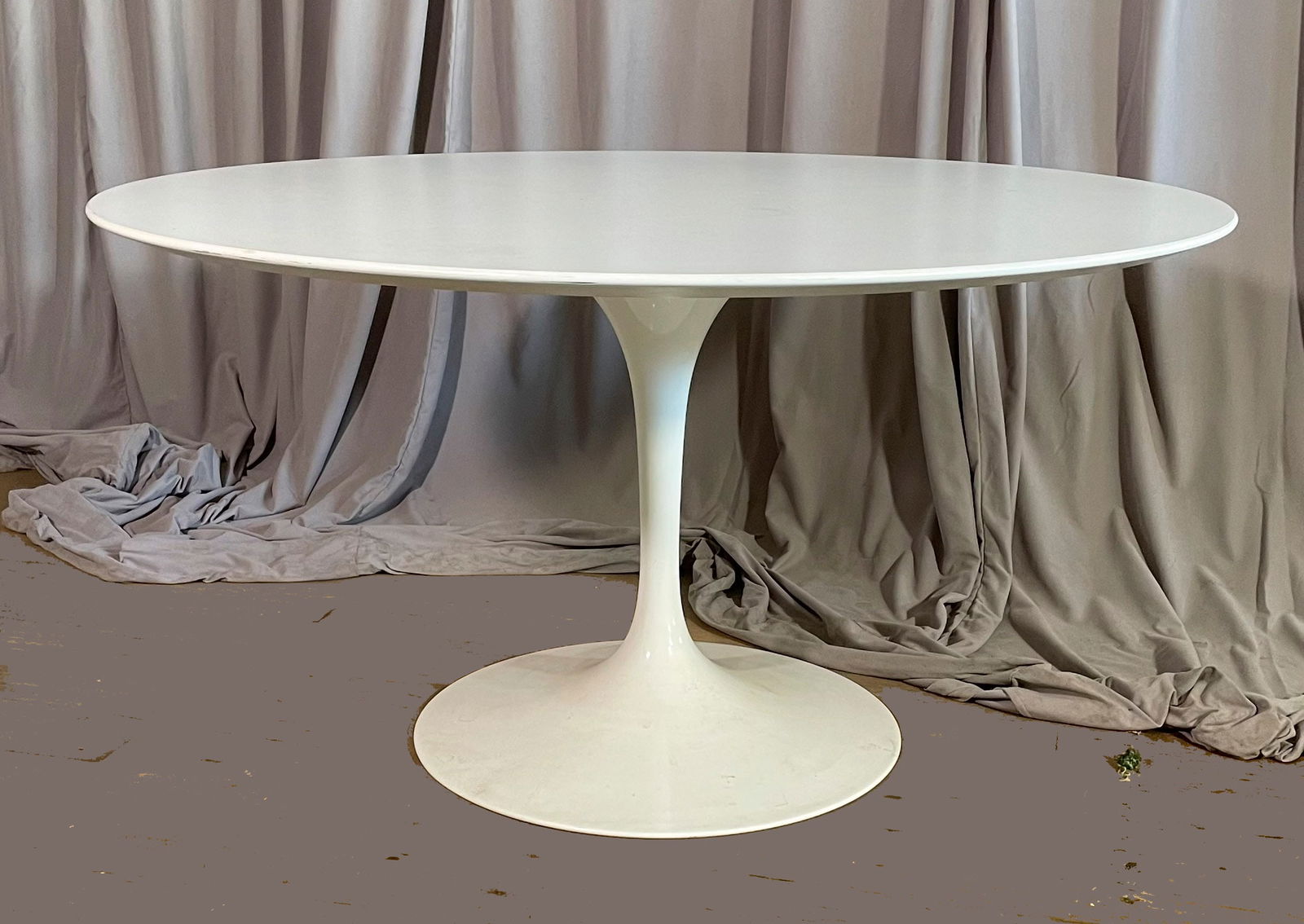 Knoll Studios Tulip Table (1 of 2)