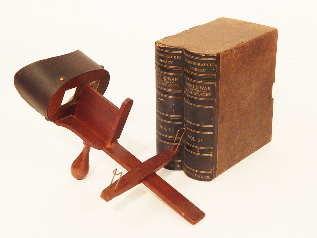 Stereoviewer w/ Keystone World War vol. I-II (1 of 4)