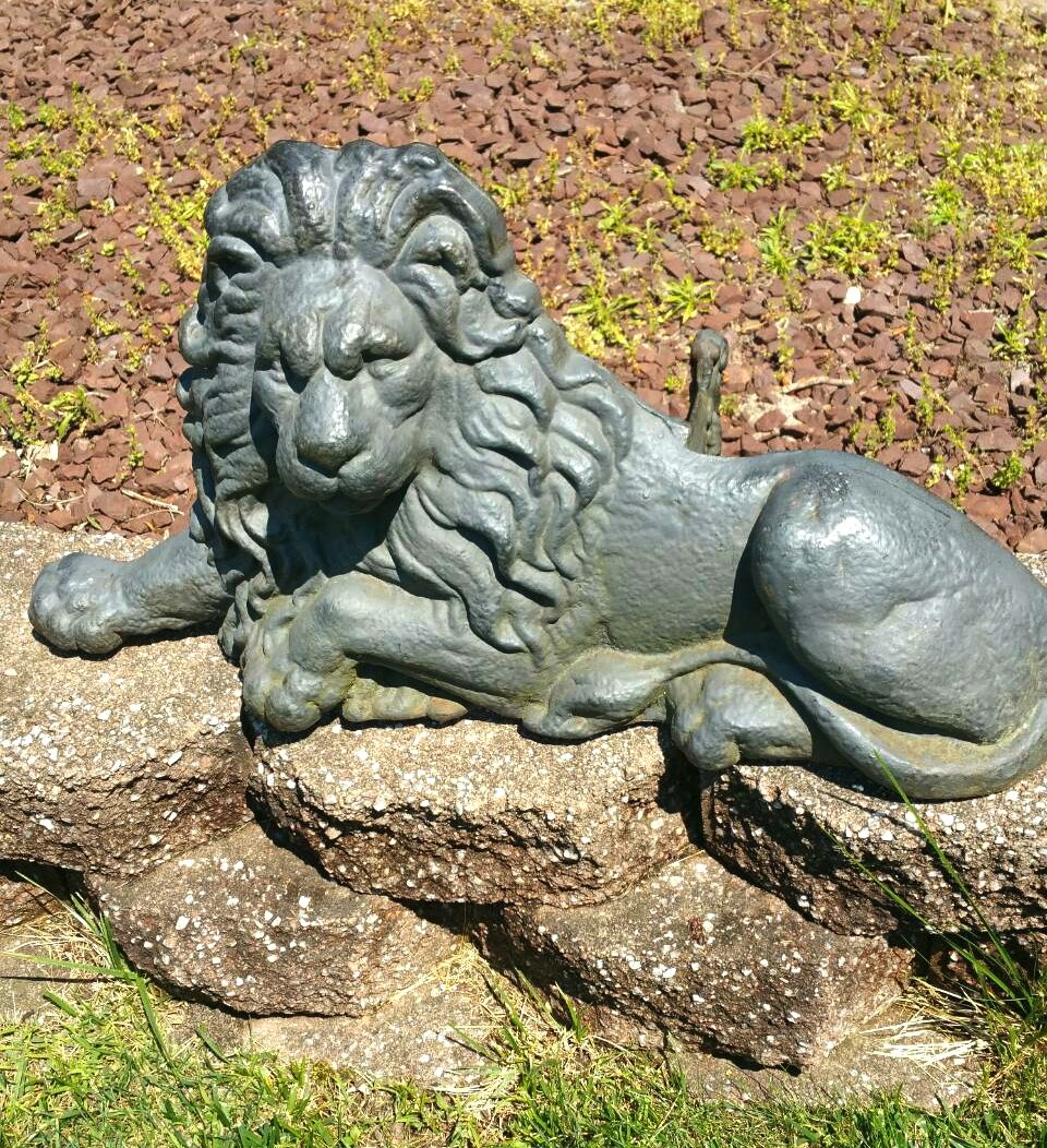 FINE OLD AMERICAN LION BOOT JACK- LARGE SIZE: FINE OLD AMERICAN LION BOOT JACK -- LARGE SIZE 27"WIDE X 13" HIGH X 10" DEEP FOR THE BOOT JACK SIZE
