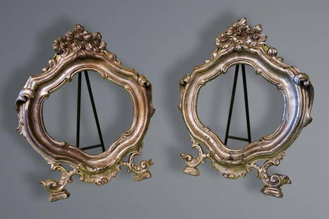 PAIR OF BRONZE FRAMES: PAIR OF BRONZE FRAMES. Beautiful pair of frames in silvered bronze, 20th century. Good condition - used with small signs of aging & blemishes. Dimensions 40x32x4 cm. ADDITIONAL PHOTOS AND INFORMATION