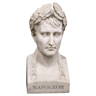 Napoleon from the model of Lorenzo Bartolini: Napoleon from the model of Lorenzo Bartolini - Sculpture in white marble.XX Century ADDITIONAL PHOTOS AND INFORMATION CAN BE REQUESTED BY EMAIL. Indicative shipping costs in Italy: 120€ and Europ