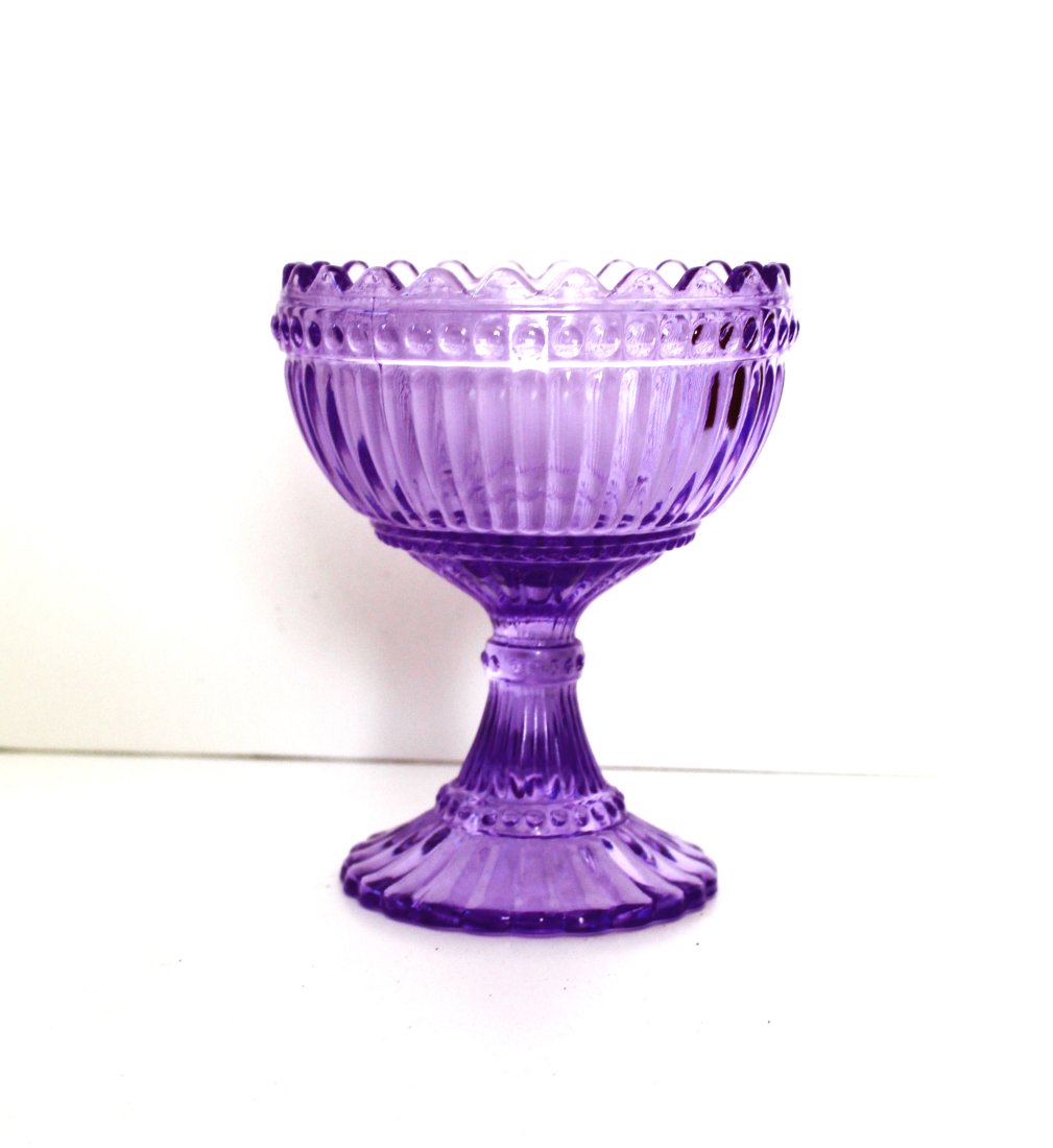 Centrotavolo Marimekko: Centrotavola Finlandese marimekko,Ipttala, xx secolo, colore viola, ADDITIONAL PHOTOS, INFORMATION OF THE LOT AND QUOTE FOR SHIPPING COST CAN BE REQUEST BY SENDING AN EMAIL TO:info@unicartauctions.com