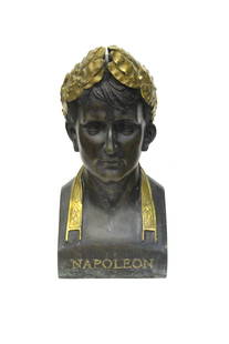 Napoleon in bronze: Napoleon sculpture in bronze from the model by Lorenzo Bartolini with parts in gilded bronze. ADDITIONAL PHOTOS, INFORMATION OF THE LOT AND SHIPPING INFORMATION CAN BE REQUEST BY SENDING AN EMAIL TO: