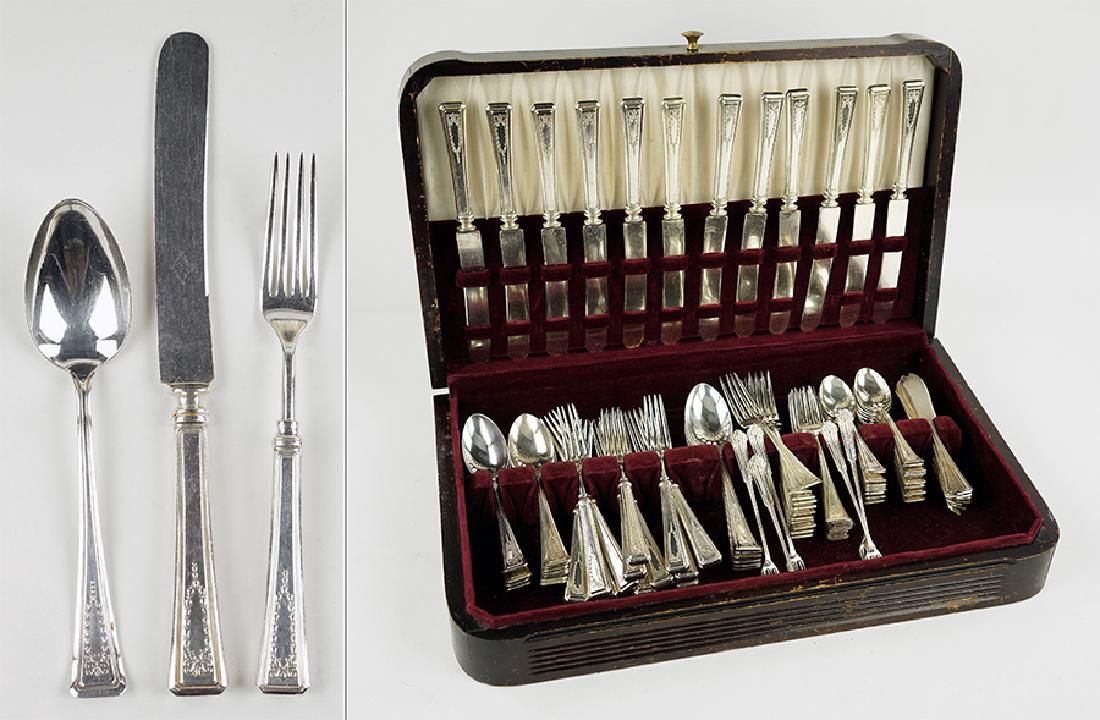An American Silverplate Flatware Service. (1 of 1)
