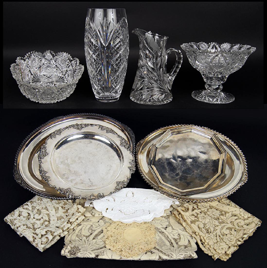 A Collection of Decorative Items. (1 of 1)