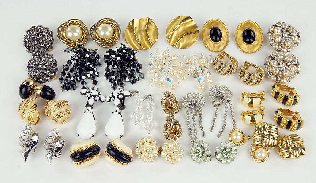 Three Pairs of St John Earclips. (1 of 1)