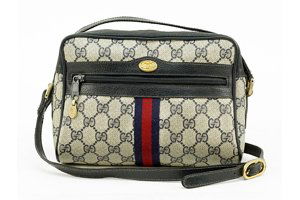 A Gucci Shoulder Bag. (1 of 1)