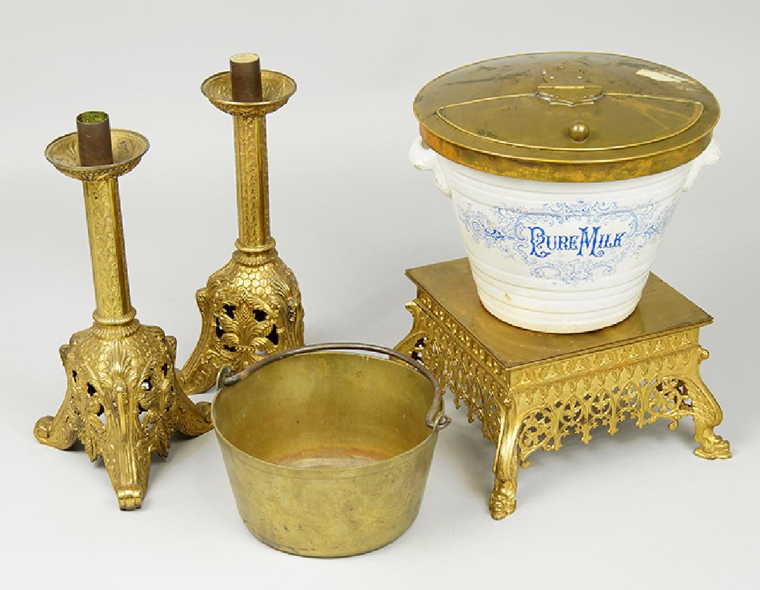 A Collection of Brass Decorative Items. (1 of 1)