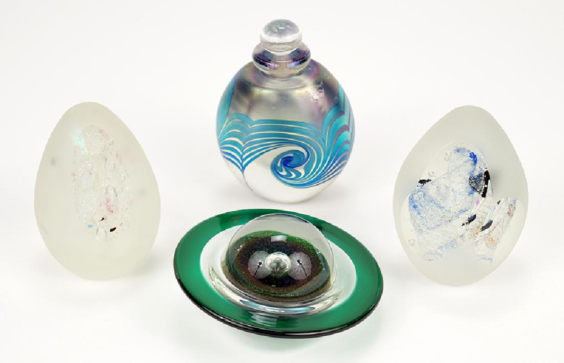 A Correia 'Saturn' Paperweight. (1 of 1)