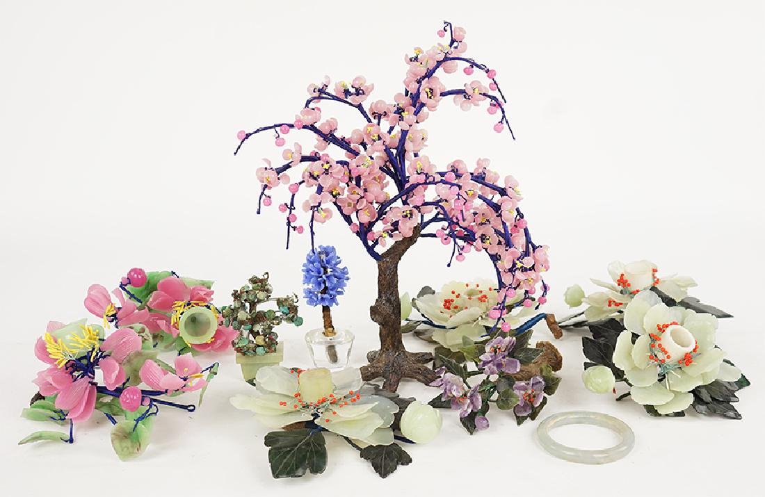 A Collection of Chinese Carved Hardstone Items. (1 of 1)