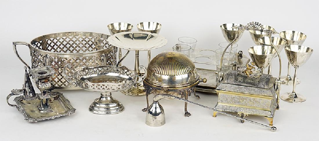 A Collection of Silverplate Table Articles. (1 of 1)