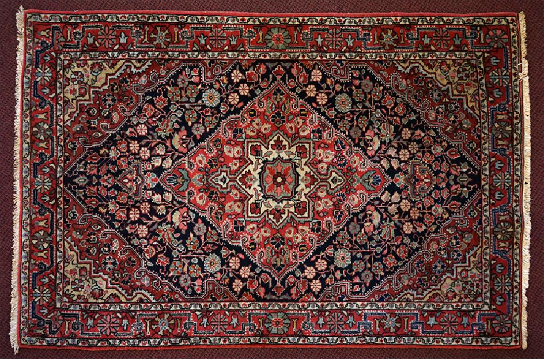 A Sarouk Rug. (1 of 1)