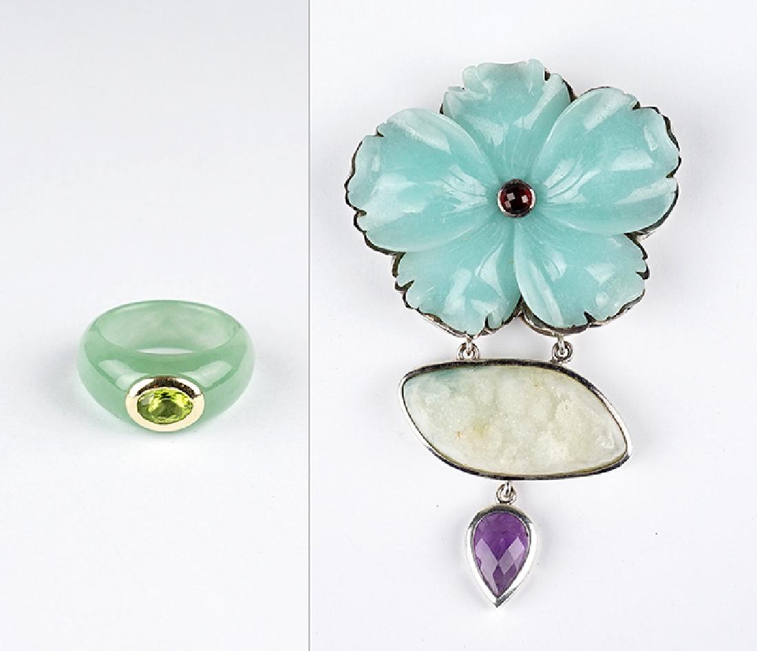 A Jade and Peridot Ring. (1 of 1)