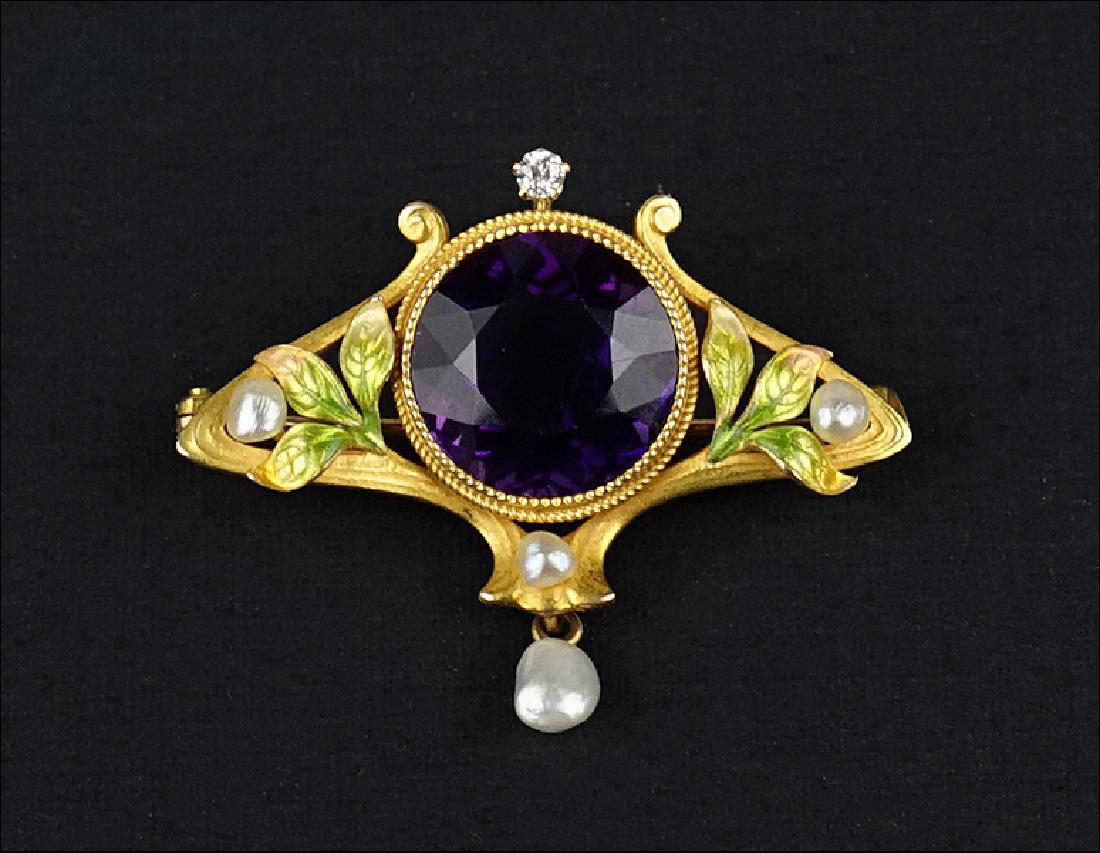 An Art Nouveau Brooch. (1 of 1)