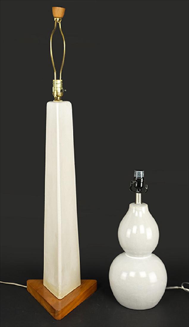 A Mid Century Glazed Ceramic Table Lamp. (1 of 1)
