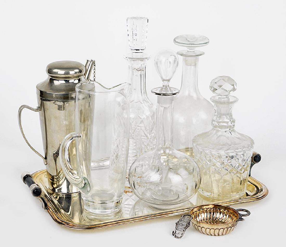 A Collection of Bar Accessories. (1 of 1)