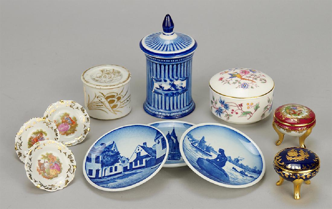 A Collection of Small Porcelain Items. (1 of 1)