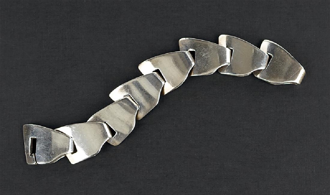 A Gucci Sterling Silver Bracelet. (1 of 1)