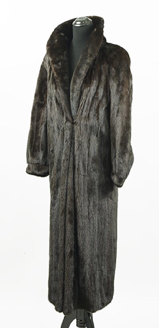 A Full Full Length Mik Coat. (1 of 1)