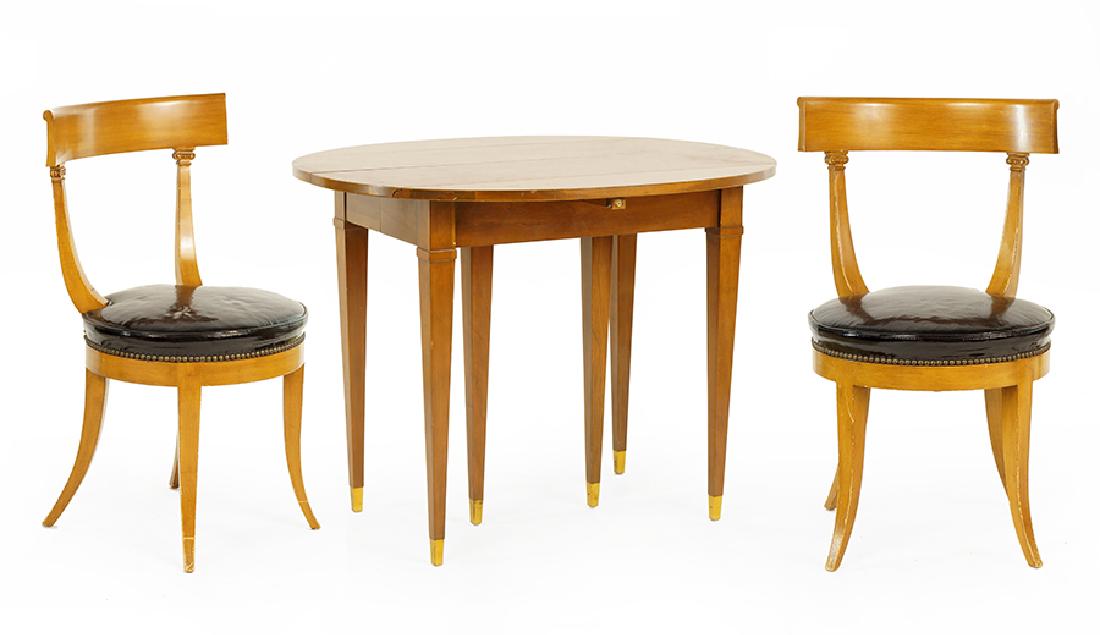 A Walnut Drop Leaf Table. (1 of 1)