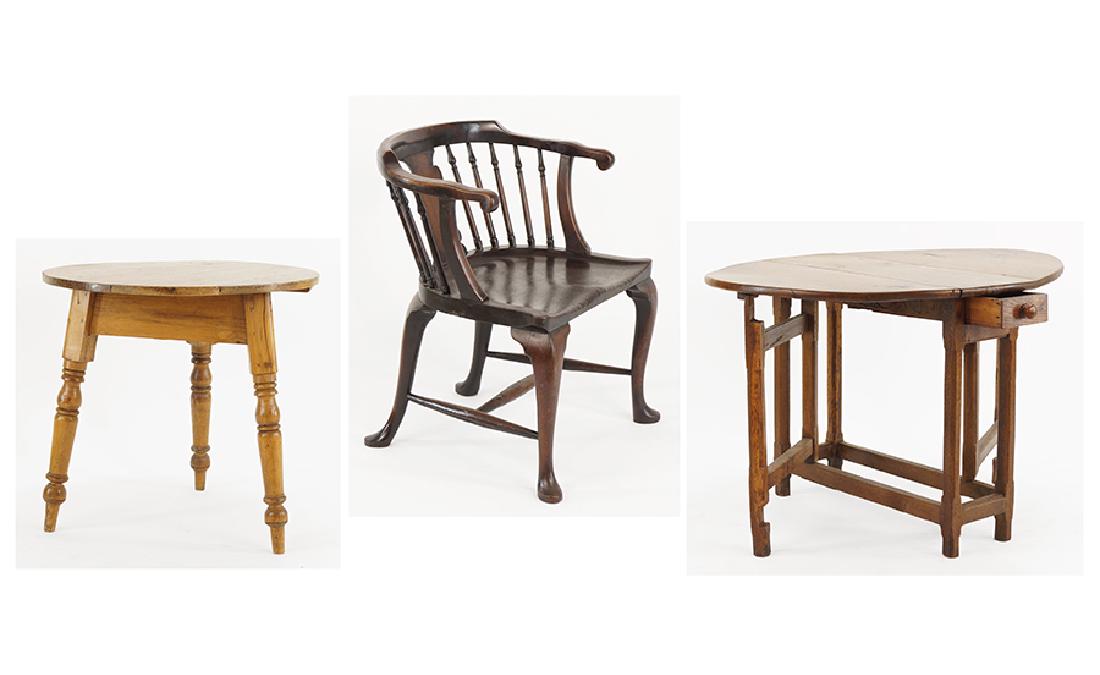 A Round Oak Table. (1 of 4)