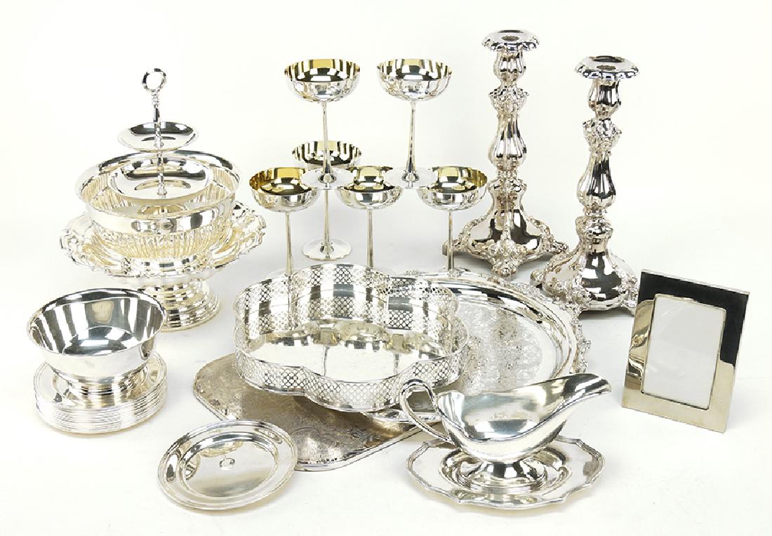 A Collection of Silverplate Table Articles. (1 of 1)