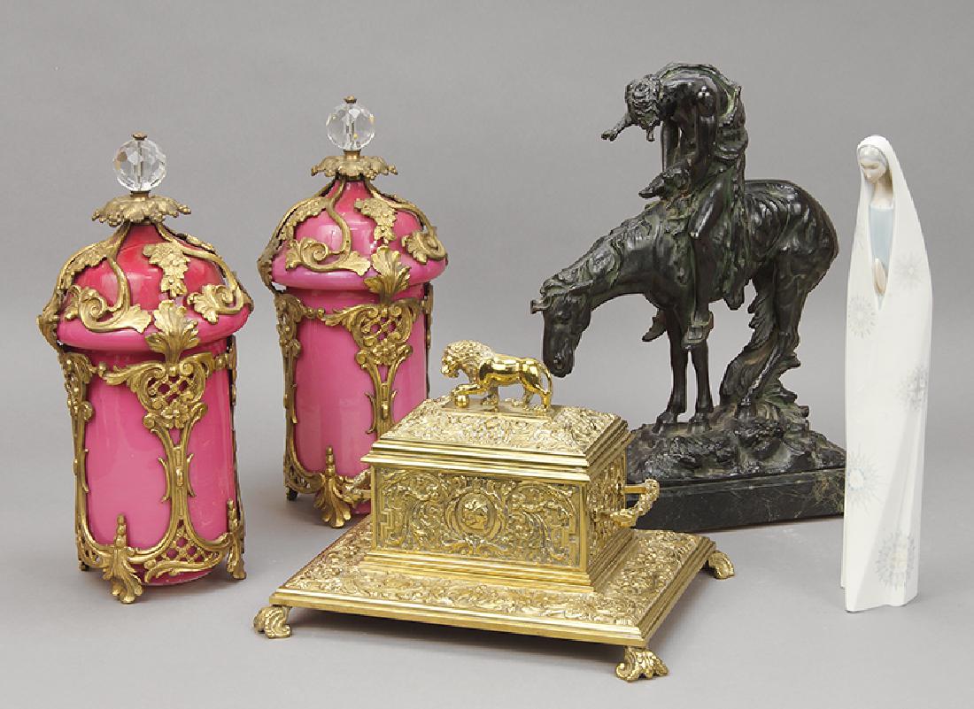 A Collection Of Decorative Items. (1 of 1)