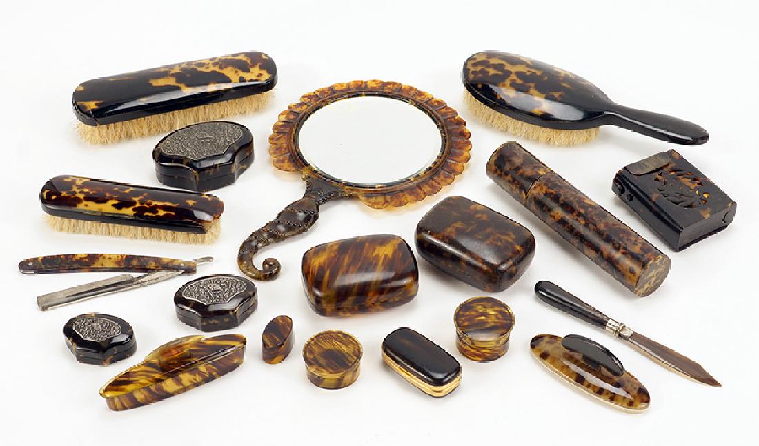A Collection of Faux Tortoise Shell Items. (1 of 1)