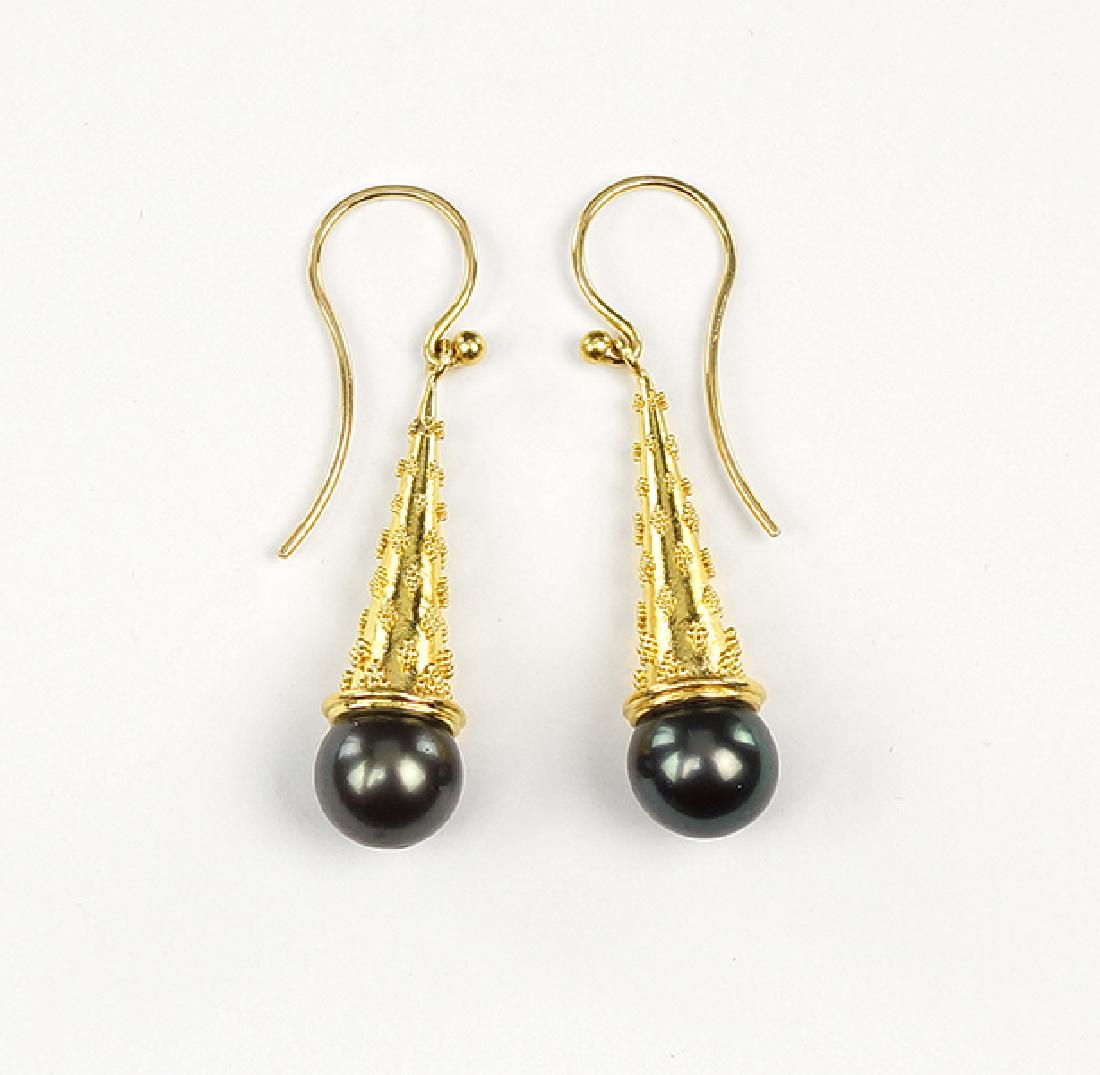 A Pair of Black Pearl Earrings. (1 of 1)