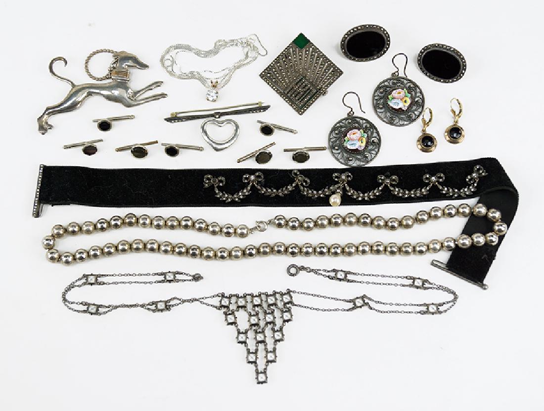 A Collection of Jewelry. (1 of 1)