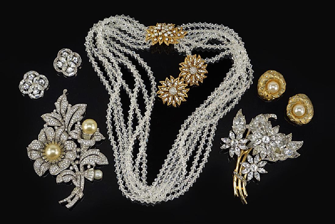 A Ciner Necklace. (1 of 1)