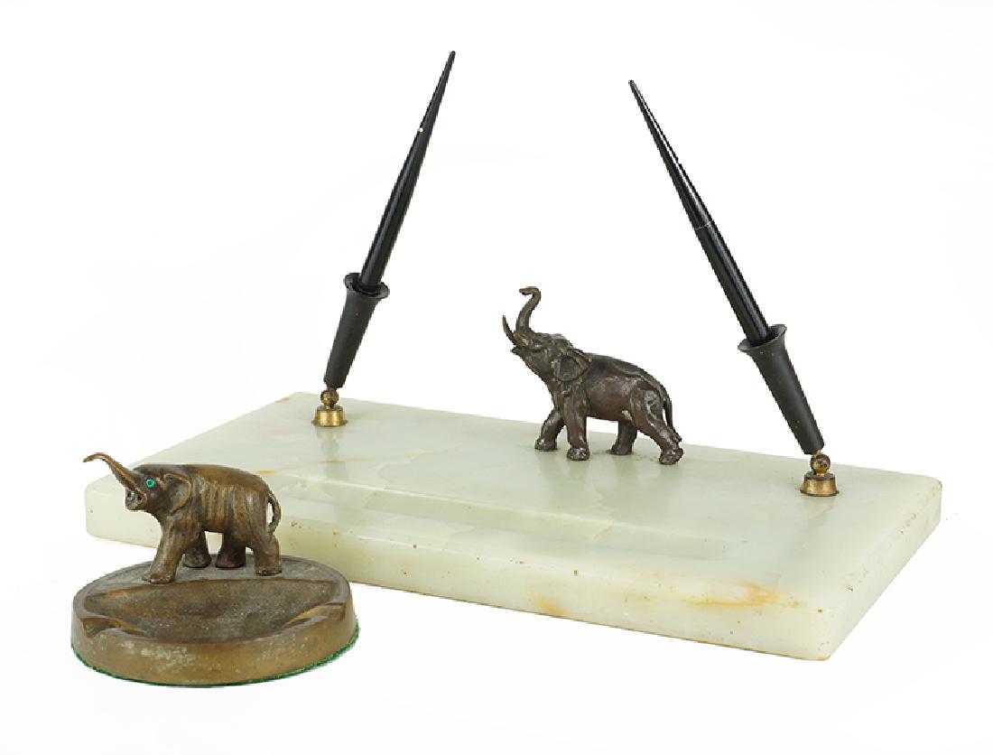 A Schaeffer Onxy Pen Holder. (1 of 1)