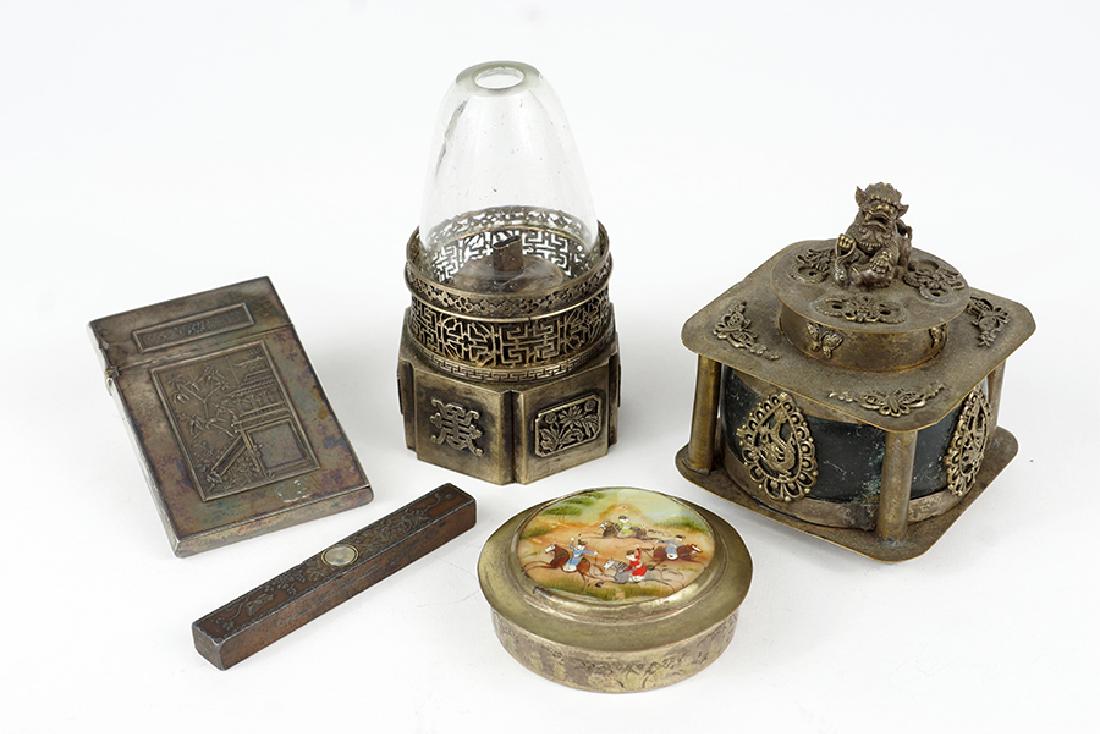 A Collection of Metal Decorative Items. (1 of 1)