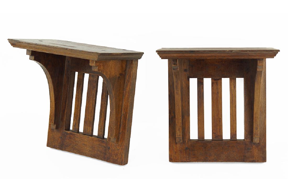 A Pair of Arts & Crafts Style Wall Brackets. (1 of 1)