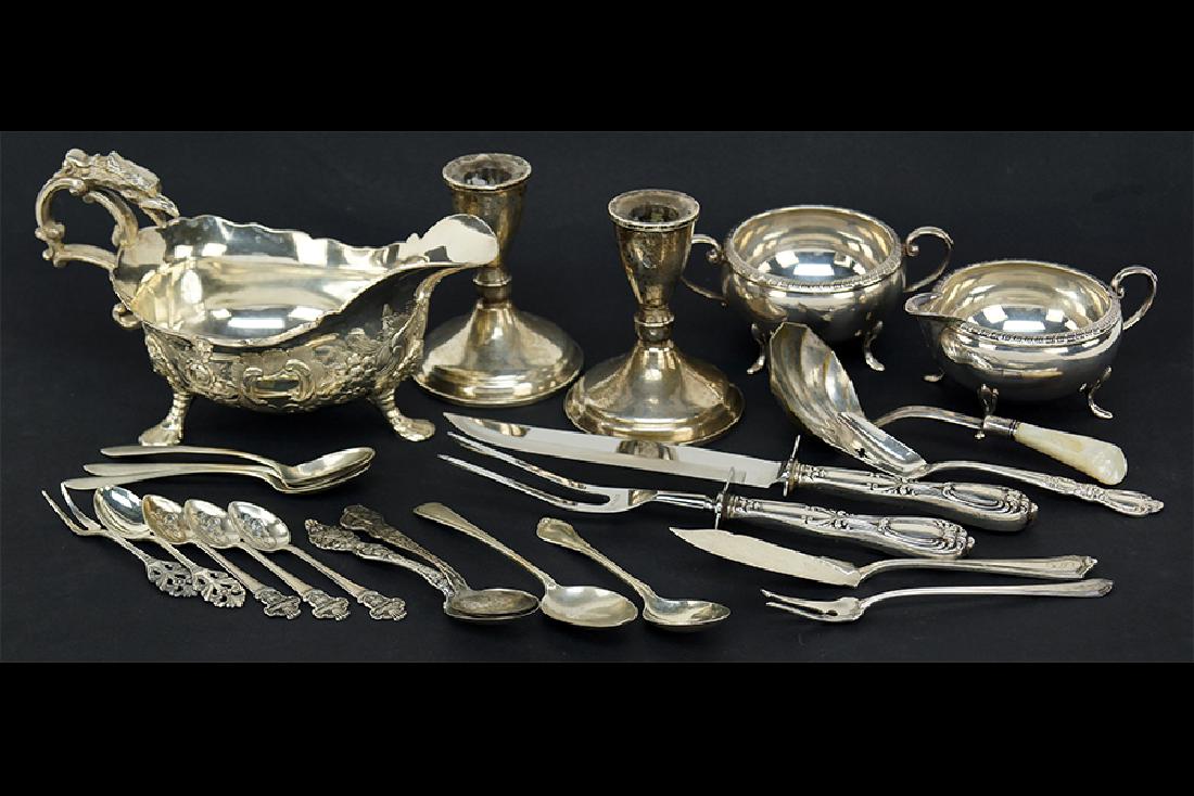 A Collection of Sterling Silver Table Articles. (1 of 1)