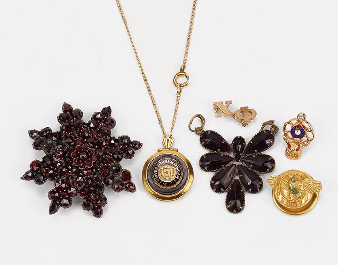 A Czech Garnet Snowflake Brooch. (1 of 1)