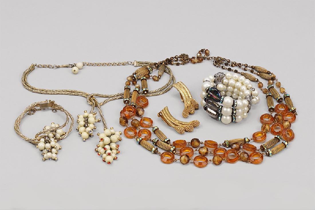 A Hobe Demi-Parure. (1 of 1)