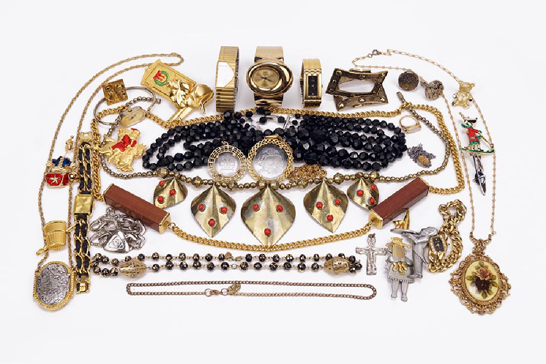 Three JJ Christmas Brooches. (1 of 1)