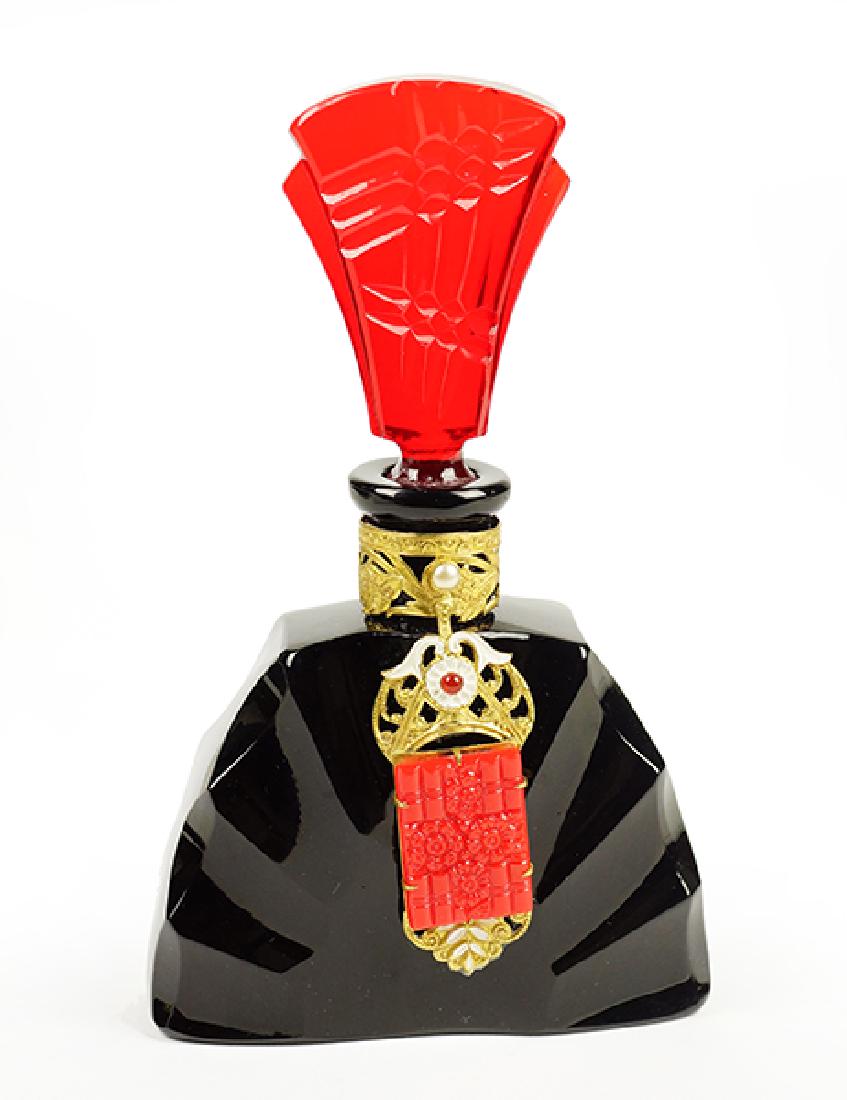A 1930s Czechoslovakian Perfume Bottle. (1 of 3)