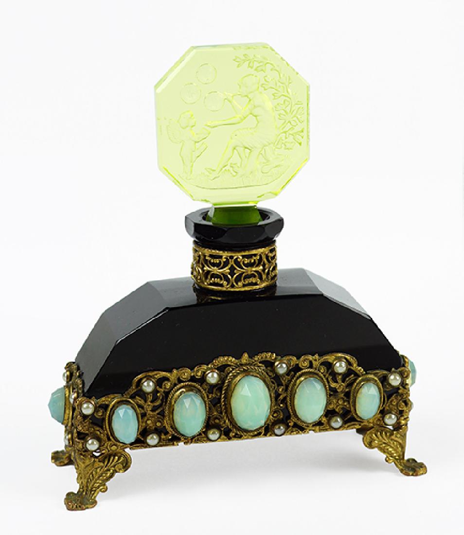 A 1920s Hoffmann Czechoslovakian Perfume Bottle. (1 of 2)