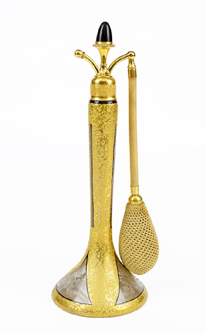 A Steuben De Vilbiss Gold Perfume Atomizer. (1 of 1)