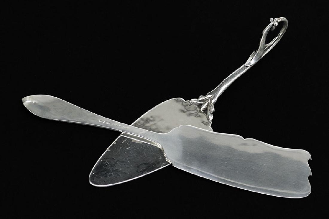 A Cellini Craft Sterling Silver Cake Server. (1 of 1)