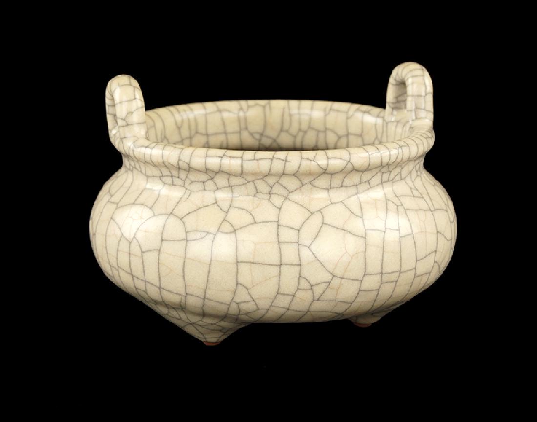 A Chinese Crackle Glaze Handled Censer. (1 of 1)