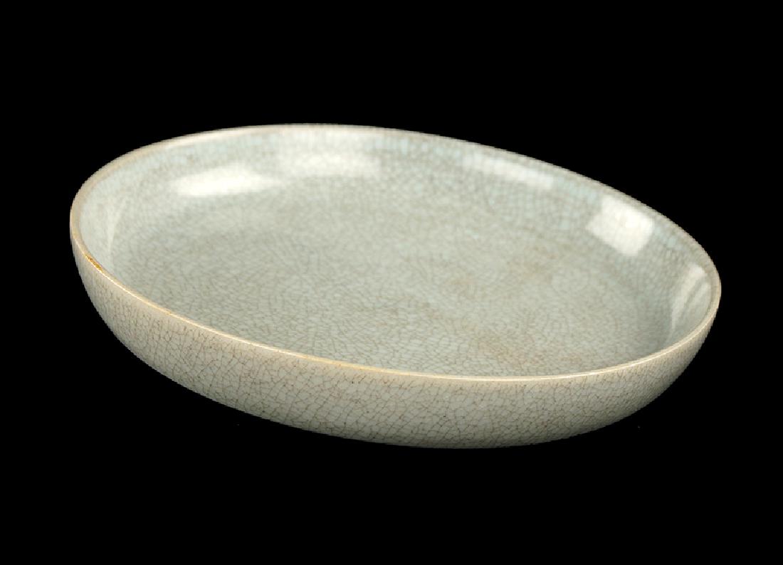 A Chinese Crackle Glaze Dish. (1 of 1)
