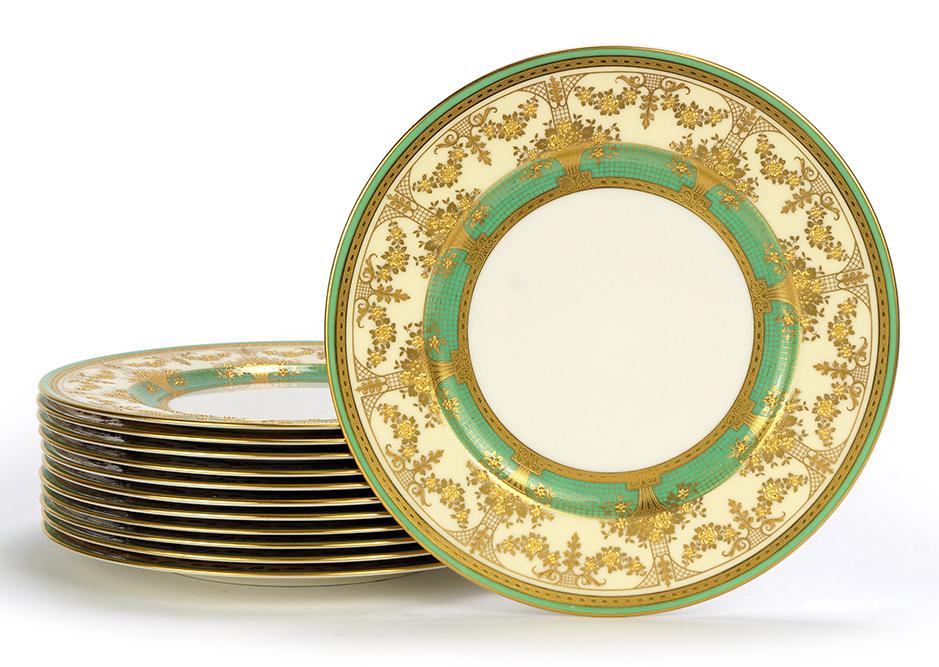 A Set of Twelve Lenox Gilt Porcelain Dinner Plates. (1 of 1)