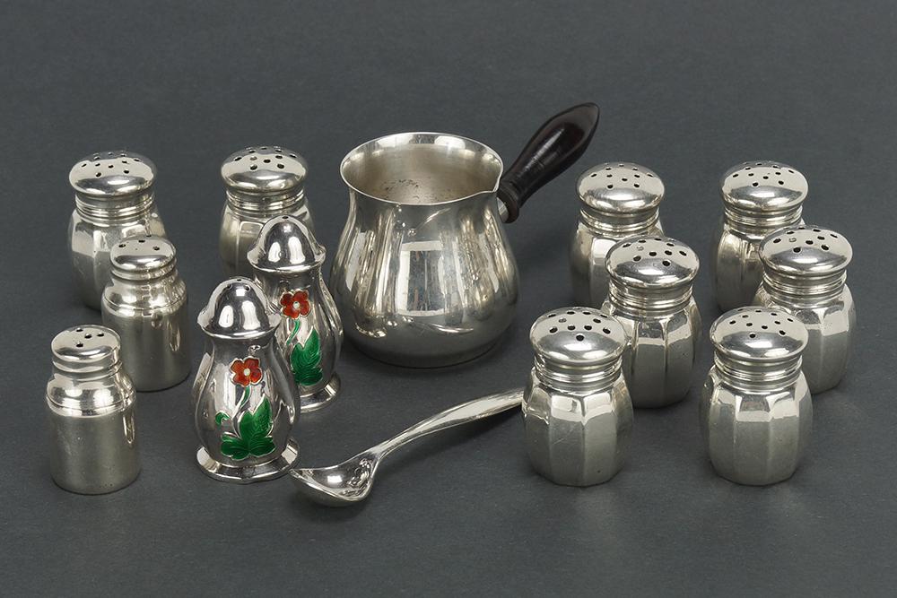 A Set of Eight Sterling Silver Individual Salt Shakers. (1 of 1)