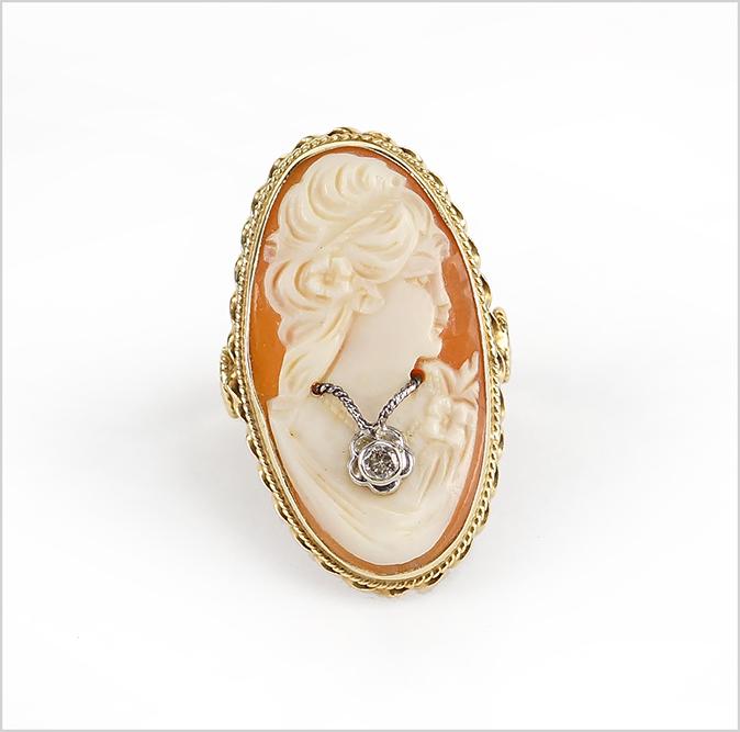 A Cameo Ring. (1 of 1)