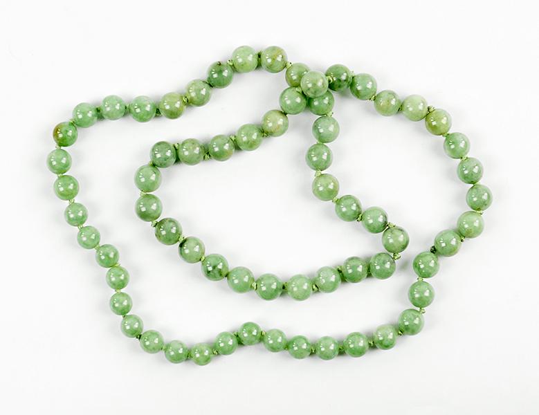 A Jade Bead Necklace. (1 of 1)